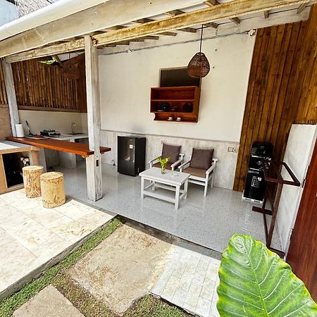 D'Gilian Bungalow Τζίλι Τραγουανγκάν Εξωτερικό φωτογραφία
